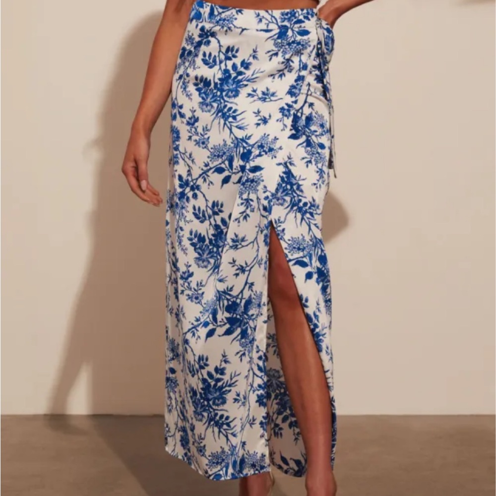 Floral Blue and White Women's Skirt